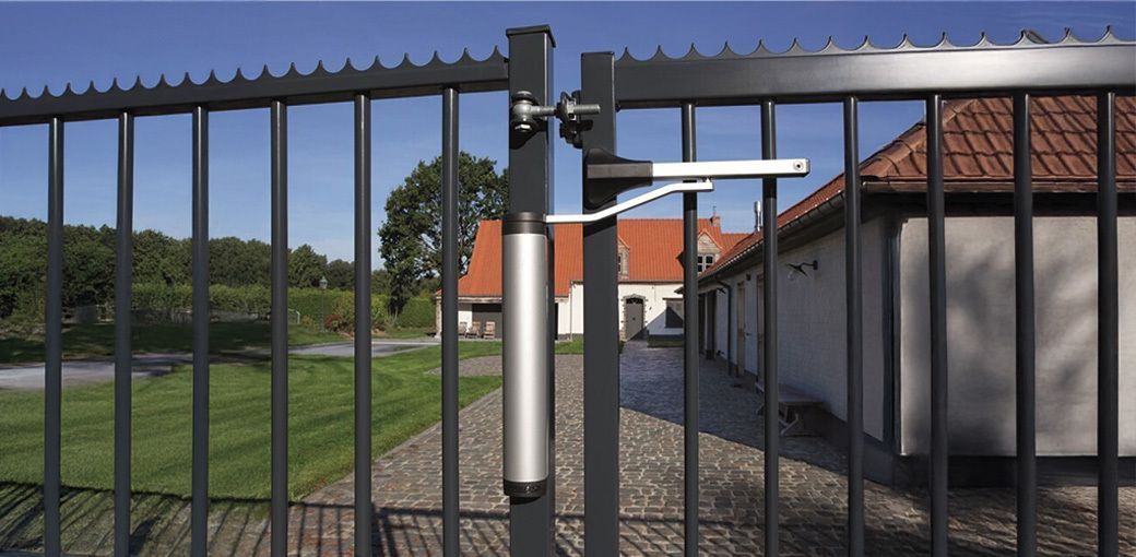 Jak dobrać hydrauliczny samozamykacz do furtki? Praktyczny poradnik