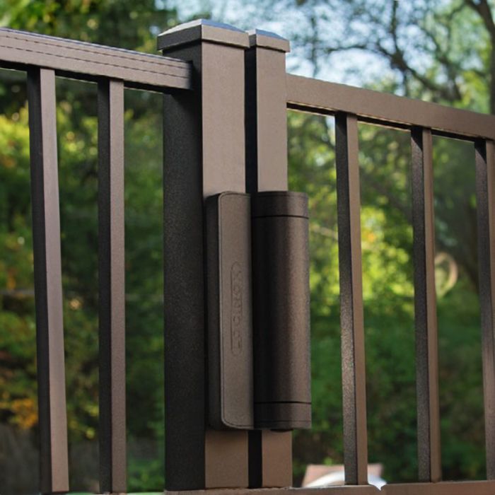 Samozamykacz hydrauliczny Caracal Locinox i zawias 180° do furtek