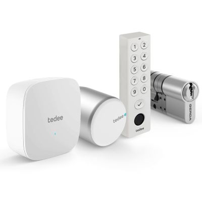 Inteligentny zamek Tedee Lock PRO (srebrny) w zestawie z mostkiem, wkładką modułową SLR 30-61/37-68 mm (typ C) oraz białą klawiaturą Tedee 2.0 TKV2.0 PRO