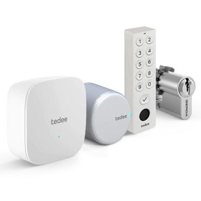 Inteligentny zamek tedee Lock GO2 TLV2.0A-PL (srebrny) w zestawie z mostkiem, wkładką modułową SLR 30-61/30 mm z zębatką (typ B) oraz białą klawiaturą Tedee 2.0 TKV2.0