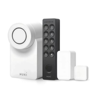 Inteligentny zamek Nuki Smart Lock Go w zestawie z klawiaturą NUKI Keypad 2.0 oraz białym czujnikiem otwarcia drzwi NUKI Door Sensor