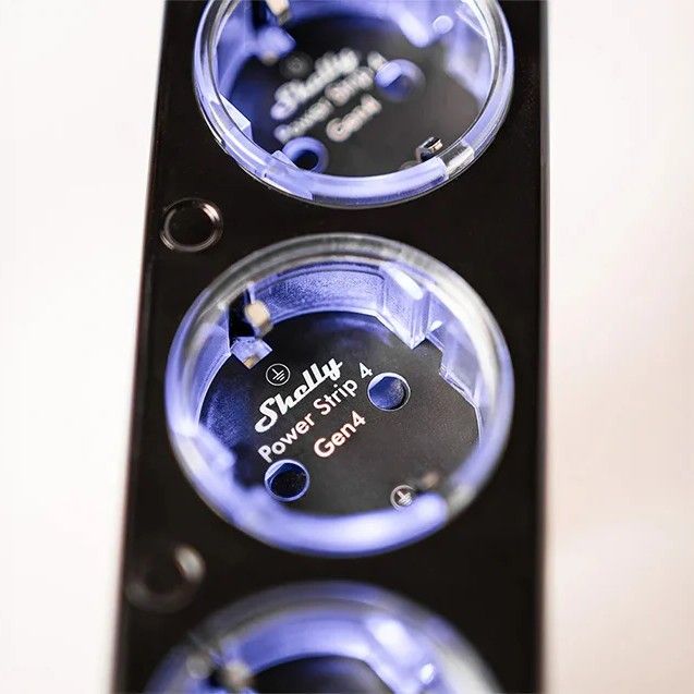 Inteligentna listwa zasilająca 12A Shelly Power Strip 4 Gen4 Zigbee/Matter czarny