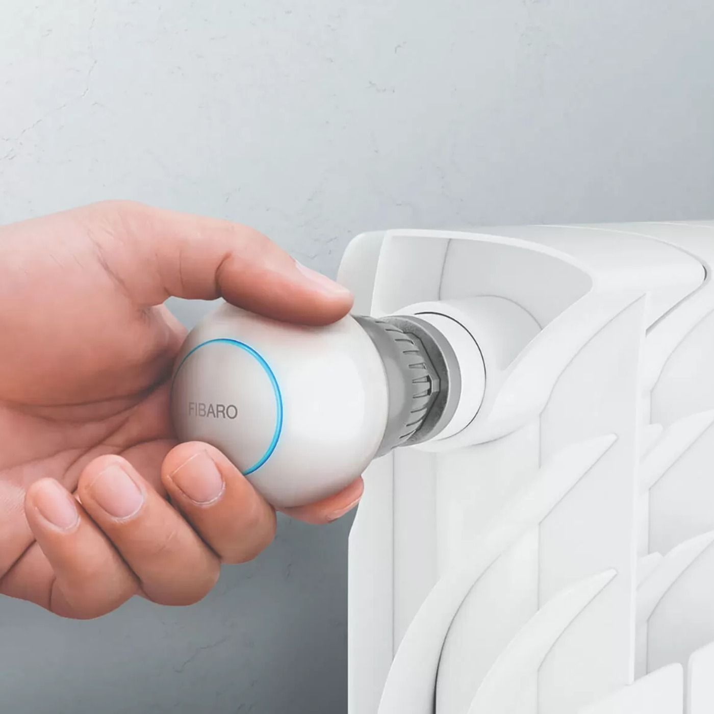Zestaw 3 głowic termostatycznych FIBARO The Heat Controller ZWE (FGT-001) z centralą FIBARO Home Center 3 FGHC3 Lite