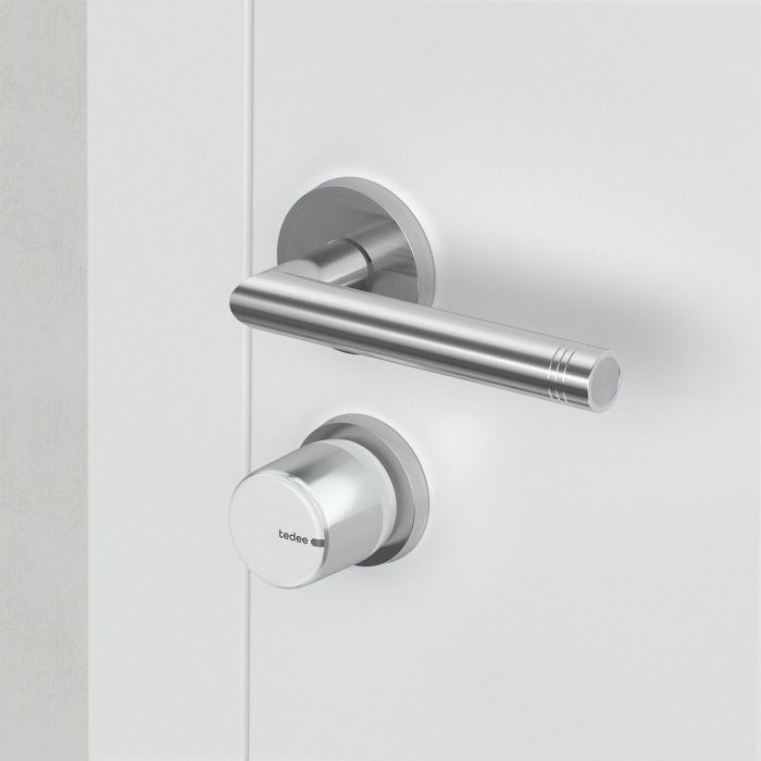 Inteligentny zamek Tedee Lock GO2 - aluminium, srebrny, z białym przyciskiem + Tedee Bridge + biała klawiatura Tedee 2.0 + wkładka EXXO SMART M G61/61, z zabierakiem i gałką