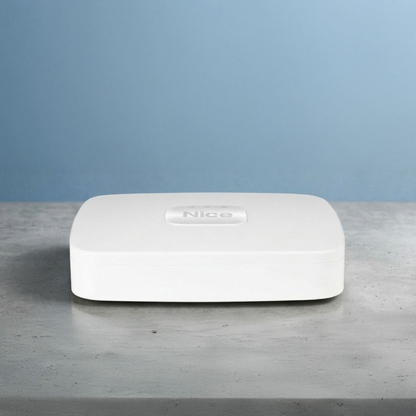 Rejestrator NICE MeEyeVideoRecorder Lite - do maks. 4 kamer IP, z wbudowanym switchem PoE 