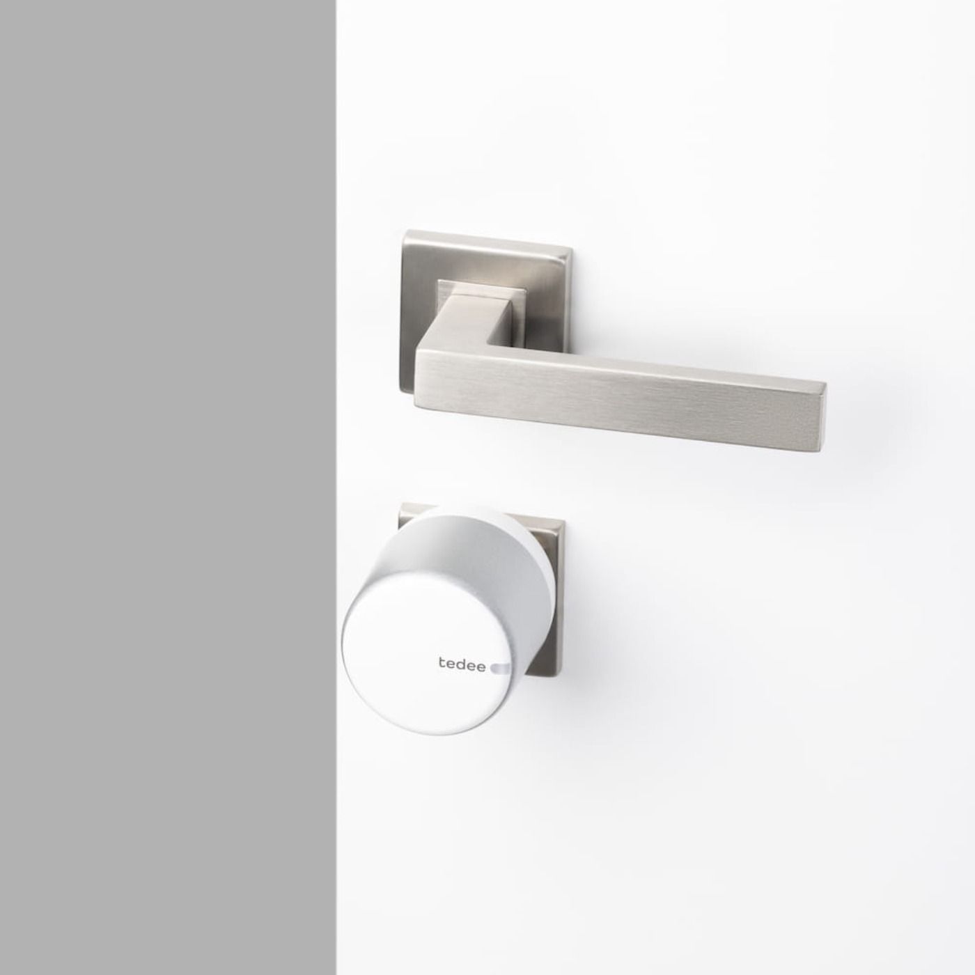 Zamek inteligentny Tedee Lock GO2 TLV2.0A-P w zestawie z mostkiem i wkładką modułową SLR 30-61/37-68 mm (typ C)