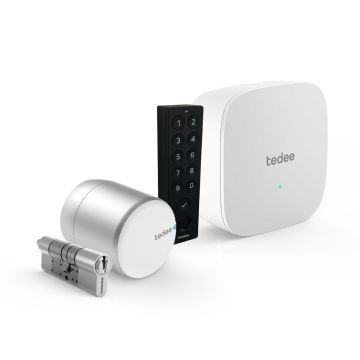 Inteligentny zamek Tedee Lock PRO (srebrny) w zestawie z mostkiem, wkładką modułową SLR 30-61/37-68 mm (typ C) oraz czarną klawiaturą Tedee 2.0 TKV2.0B PRO