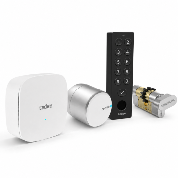 Inteligentny zamek Tedee Lock PRO - srebrny + mostek Tedee Bridge + czarna klawiatura Tedee 2.0 + wkładka EXXO SMART ZG 61/61, z zębatką i gałką