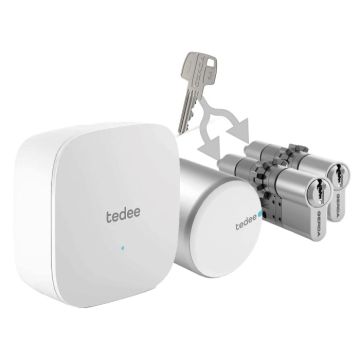 Inteligentny zestaw "góra dół jeden klucz" Tedee Lock Pro srebrny + mostek + 2x wkładka modułowa Gerda SLR 30-61/37-68 mm (typ D)