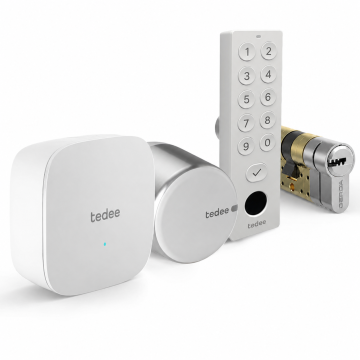 Inteligentny zamek Tedee Lock GO2 - aluminium, srebrny, z białym przyciskiem + Tedee Bridge + biała klawiatura Tedee 2.0 + wkładka EXXO SMART M 61/61, z zabierakiem