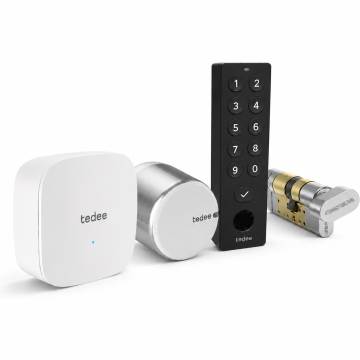 Inteligentny zamek Tedee Lock GO2 - aluminium, srebrny, z białym przyciskiem + Tedee Bridge + czarna klawiatura Tedee 2.0 + wkładka EXXO SMART M G61/61, z zabierakiem i gałką