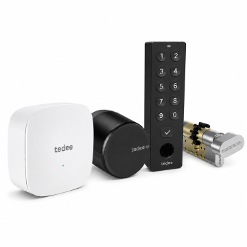 Inteligentny zamek Tedee Lock GO2 - aluminium, grafitowy, z czarnym przyciskiem + Tedee Bridge + czarna klawiatura Tedee 2.0 + wkładka EXXO SMART MZ G61/61, z zębatką i gałką